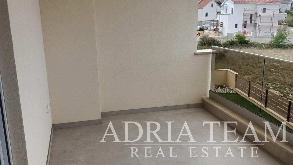 APARTMÁNY S VÝHLEDEM NA MOŘE, NOVOSTAVBA - POVLJANA, PAG