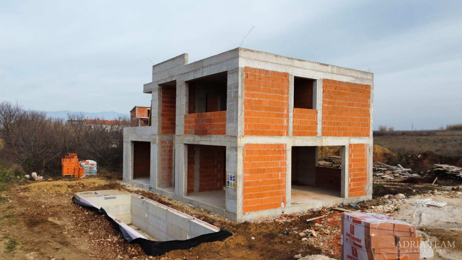 MODERN VILLA 150 m FROM THE SEA, NEW CONSTRUCTION - PRIVLAKA