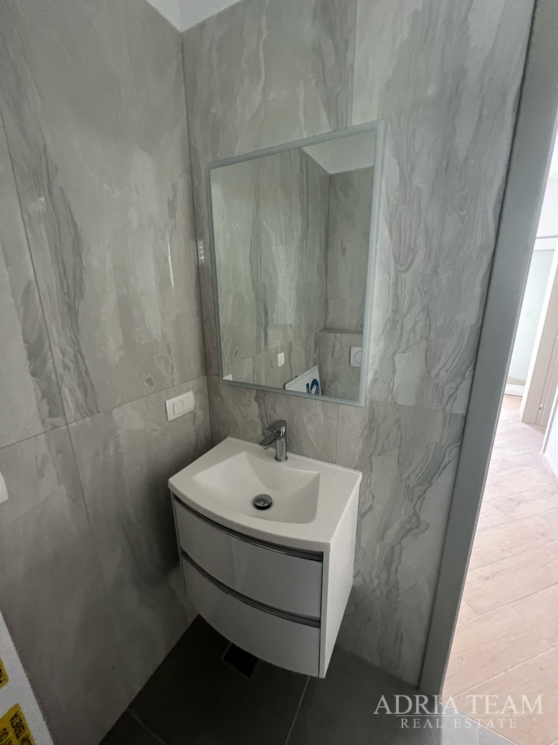 POLOVICA KUĆE S VELIKIM VRTOM - ŠIMUNI, PAG