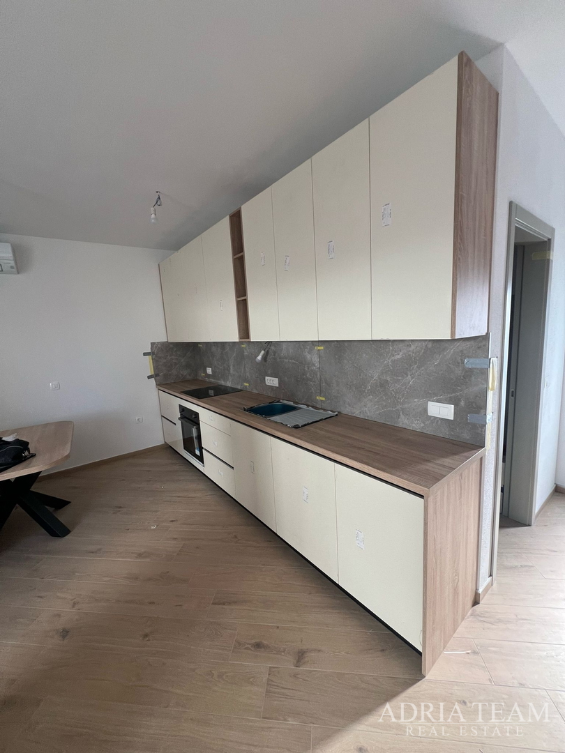 POLOVICA KUĆE S VELIKIM VRTOM - ŠIMUNI, PAG