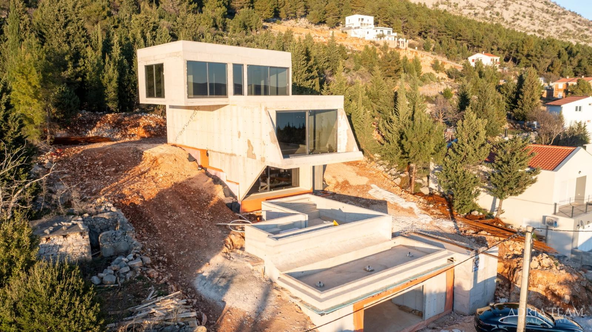 JEDINSTVENO NA TRŽIŠTU!! LUKSUZNA VILA S BAZENOM I OTVORENIM POGLEDOM NA MORE, STARIGRAD - PAKLENICA