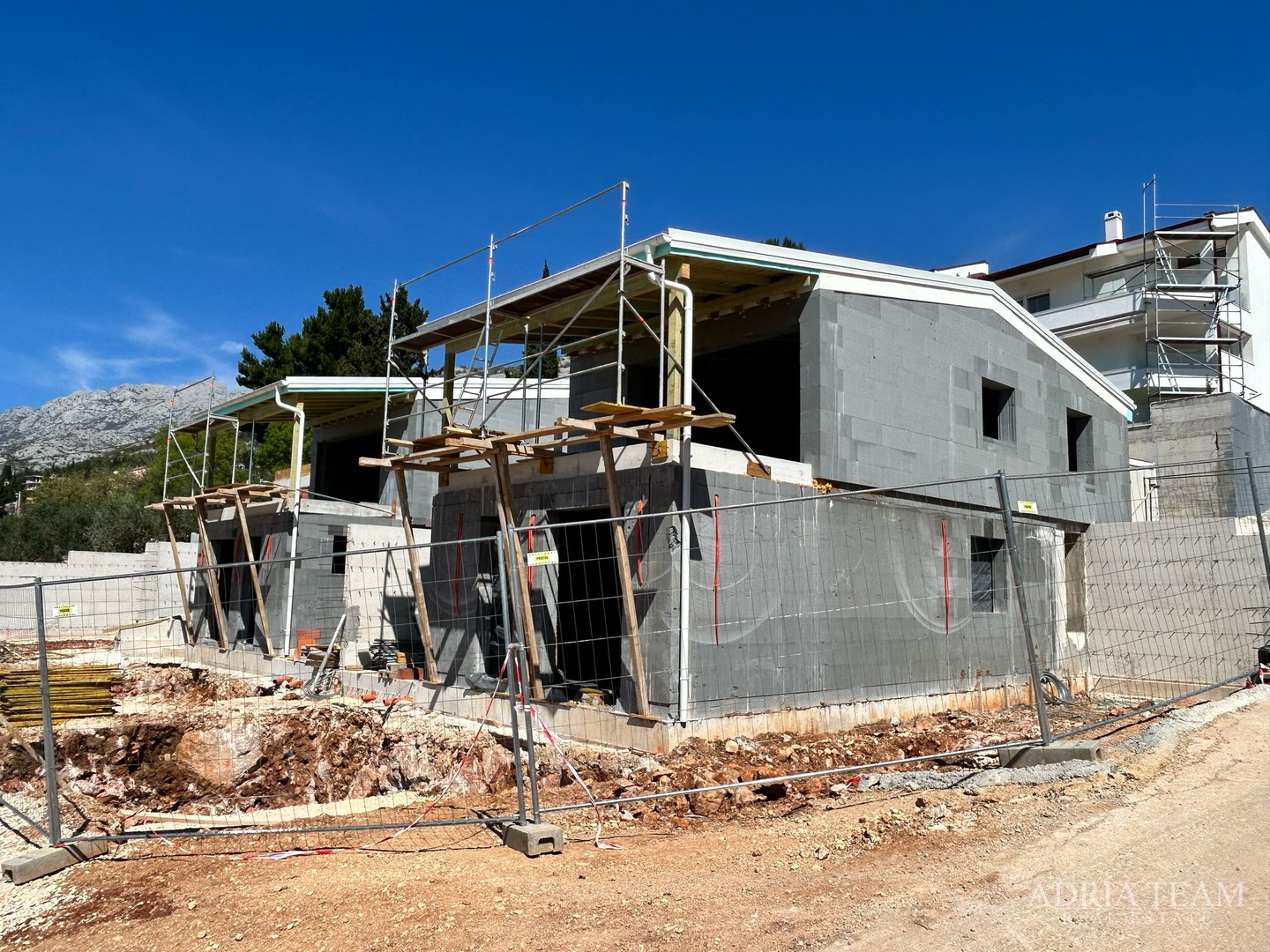 VILLA, 60 M FROM THE SEA, NEW CONSTRUCTION - OLD TOWN