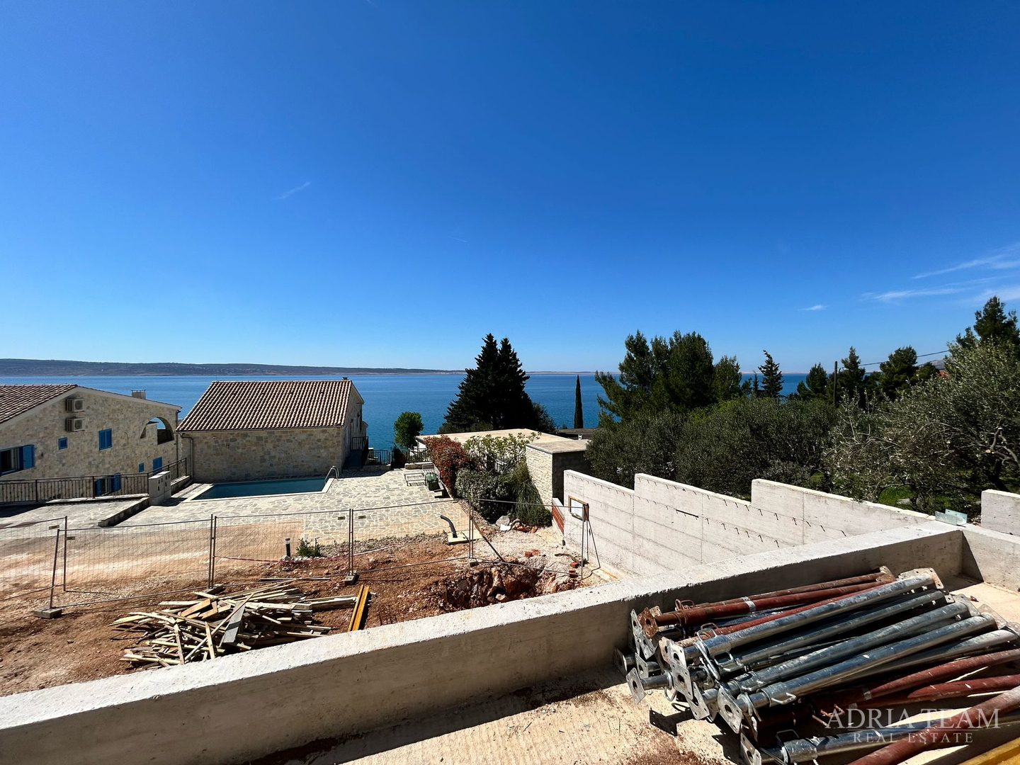 VILLA, 60 M FROM THE SEA, NEW CONSTRUCTION - OLD TOWN