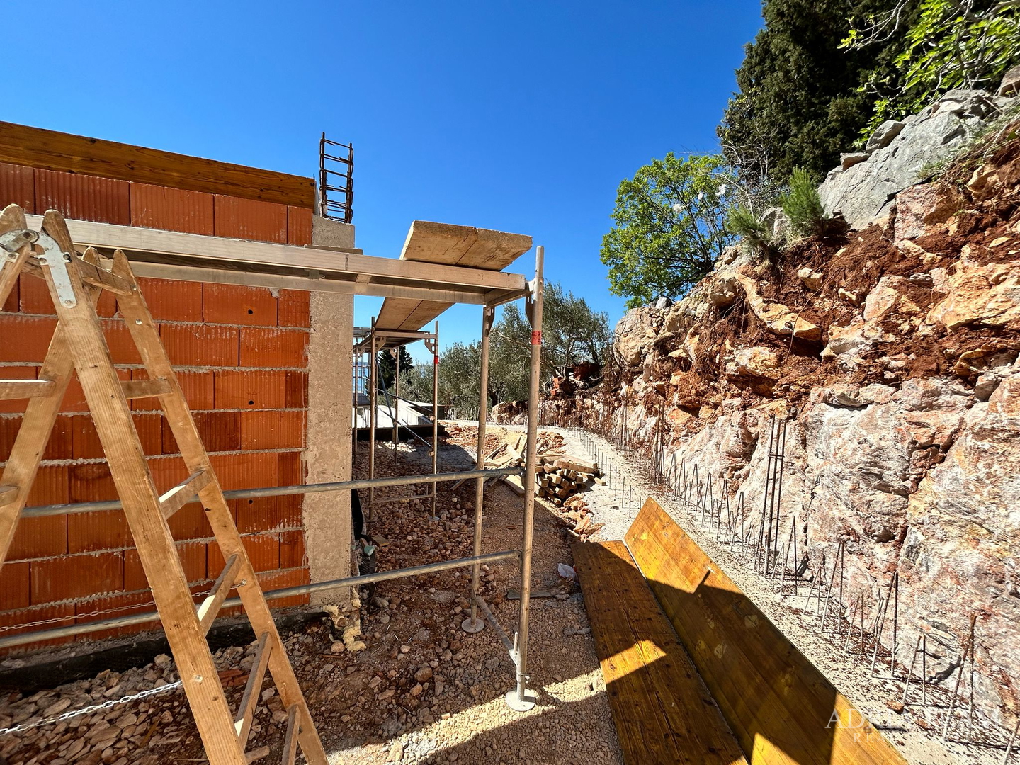 VILLA, 60 M FROM THE SEA, NEW CONSTRUCTION - OLD TOWN