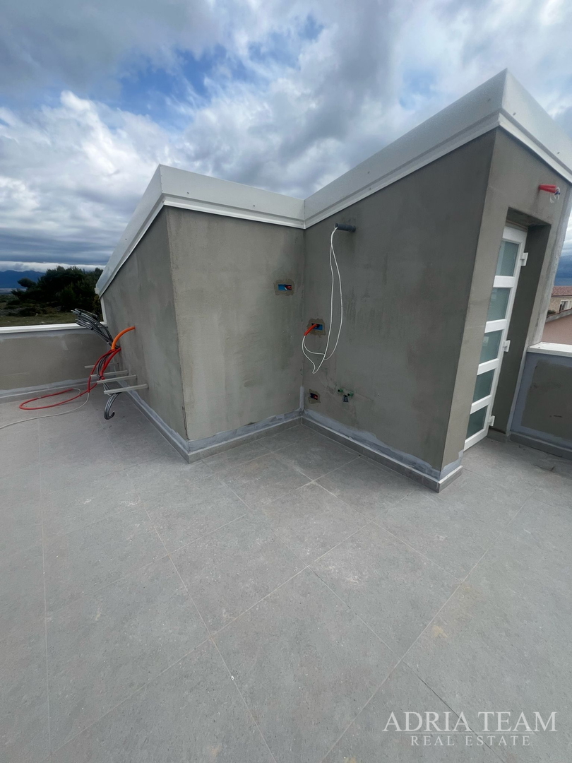 DVIJE KUĆE S BAZENOM - VIR