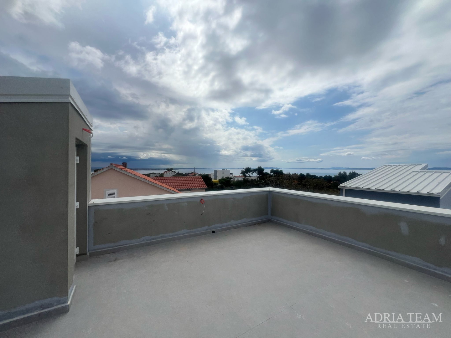 DVIJE KUĆE S BAZENOM - VIR