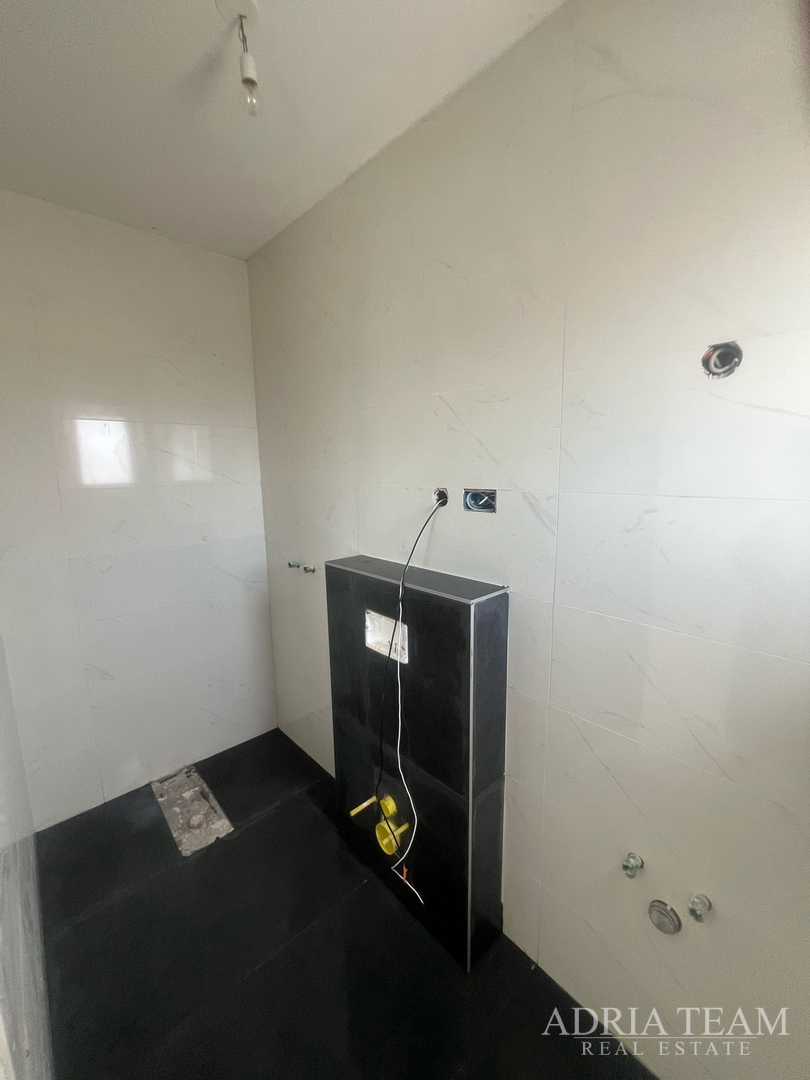 DVIJE KUĆE S BAZENOM - VIR