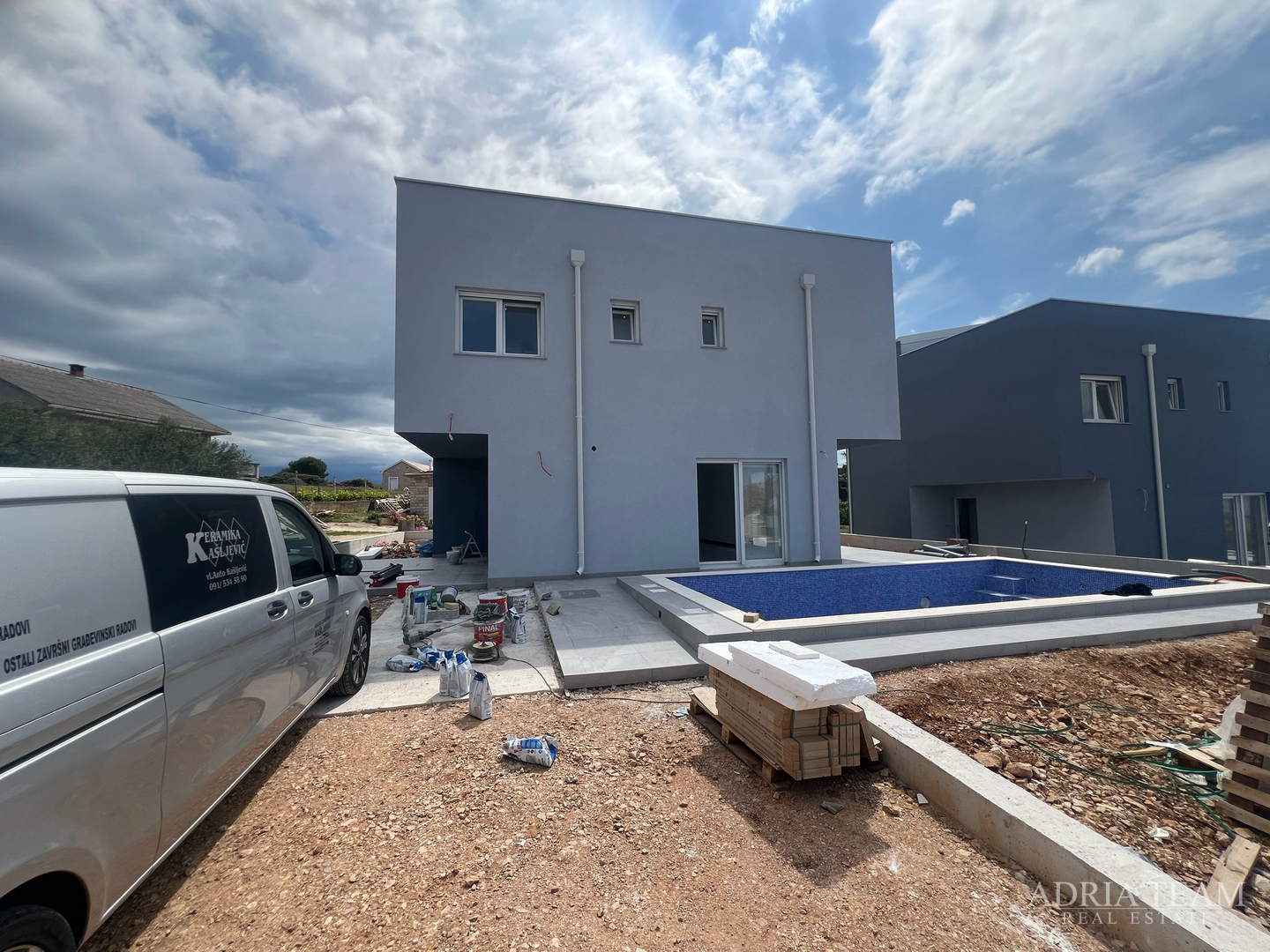 DVIJE KUĆE S BAZENOM - VIR