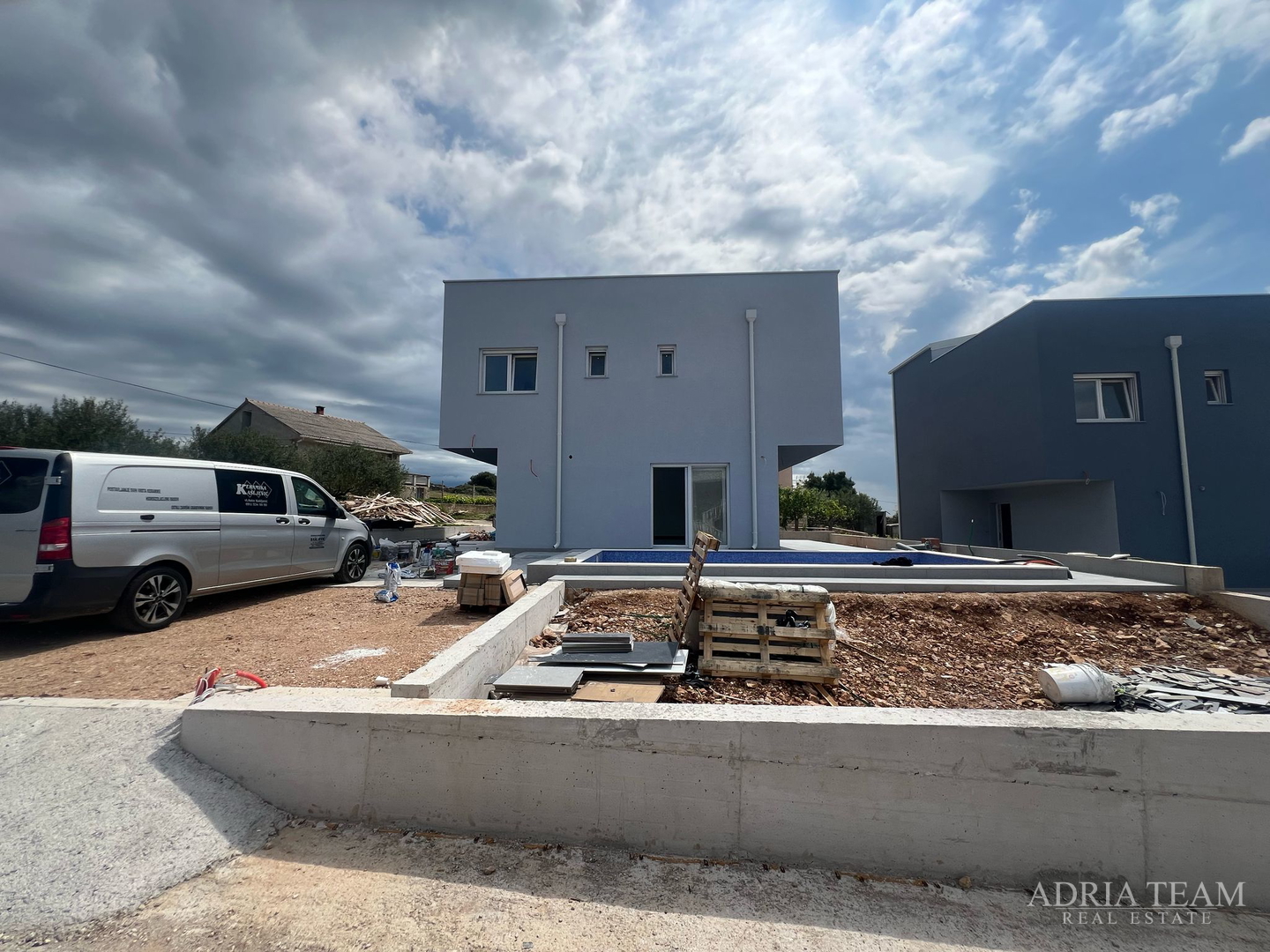 DVIJE KUĆE S BAZENOM - VIR