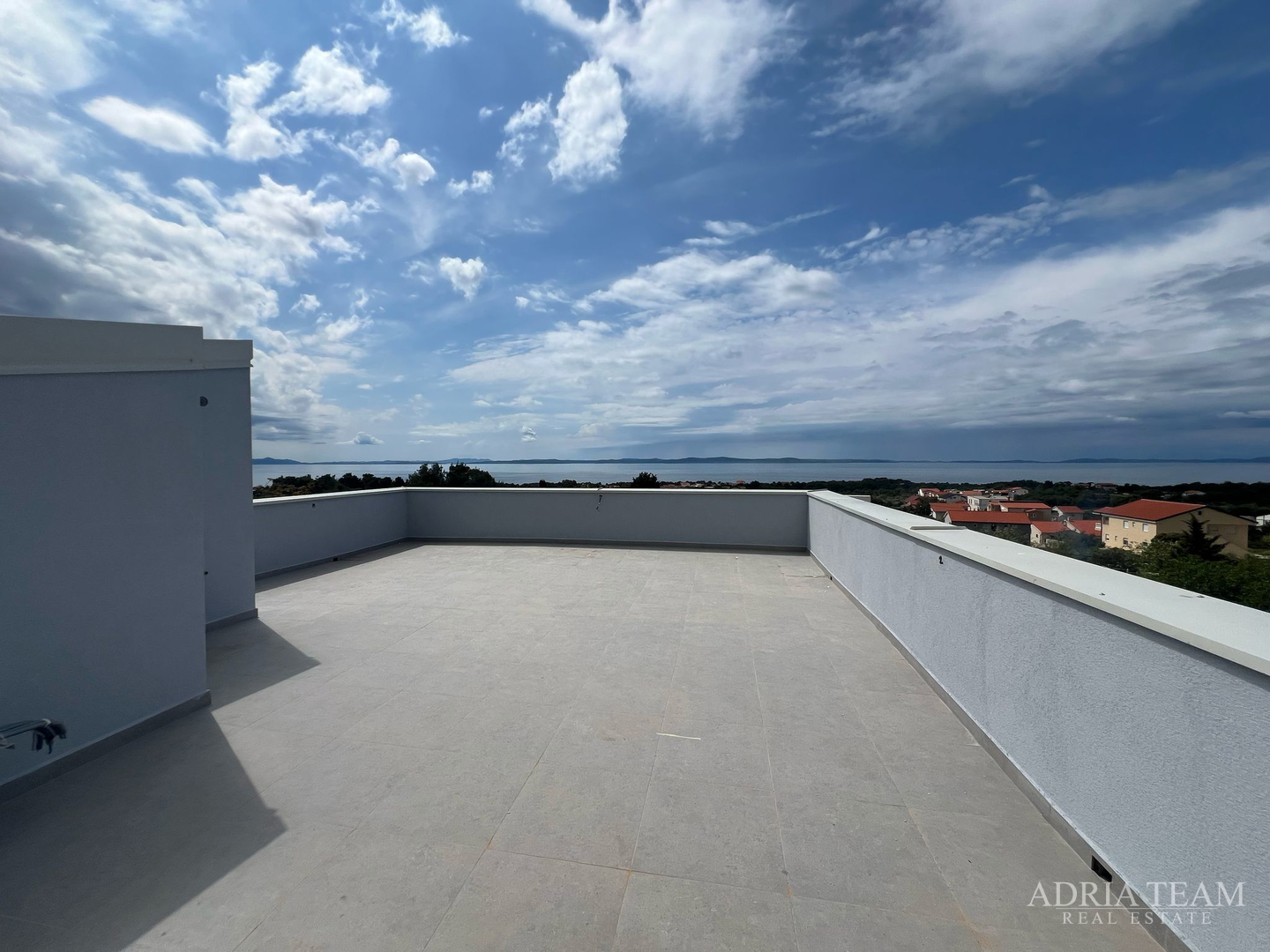 DVIJE KUĆE S BAZENOM - VIR