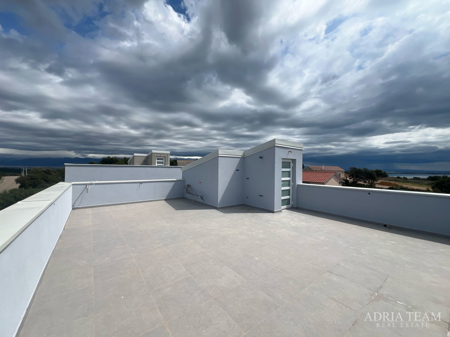 DVIJE KUĆE S BAZENOM - VIR