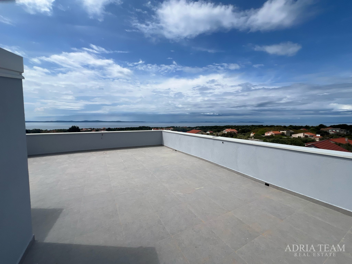 DVIJE KUĆE S BAZENOM - VIR