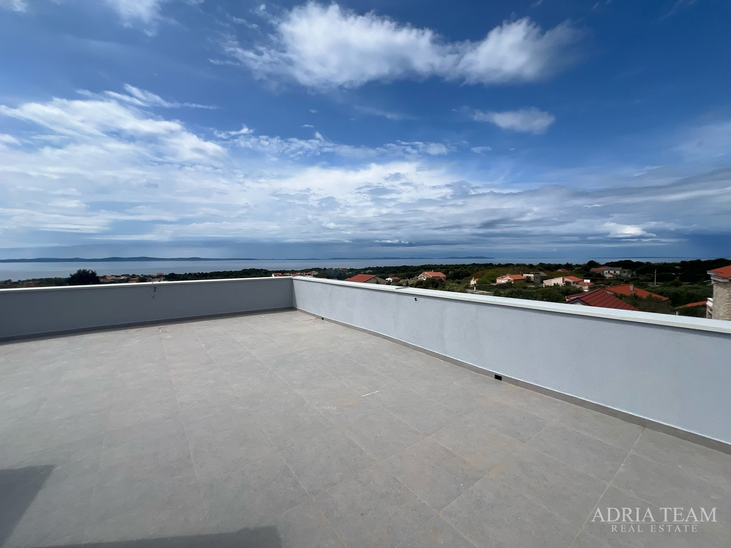 DVIJE KUĆE S BAZENOM - VIR