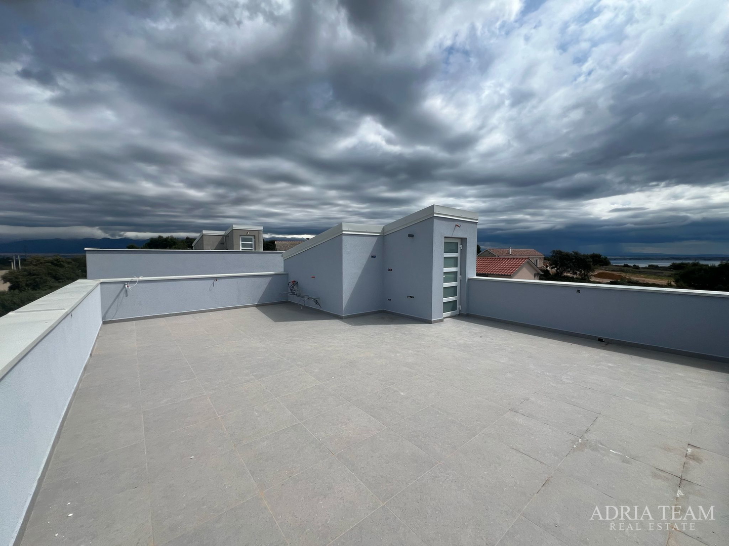 DVIJE KUĆE S BAZENOM - VIR