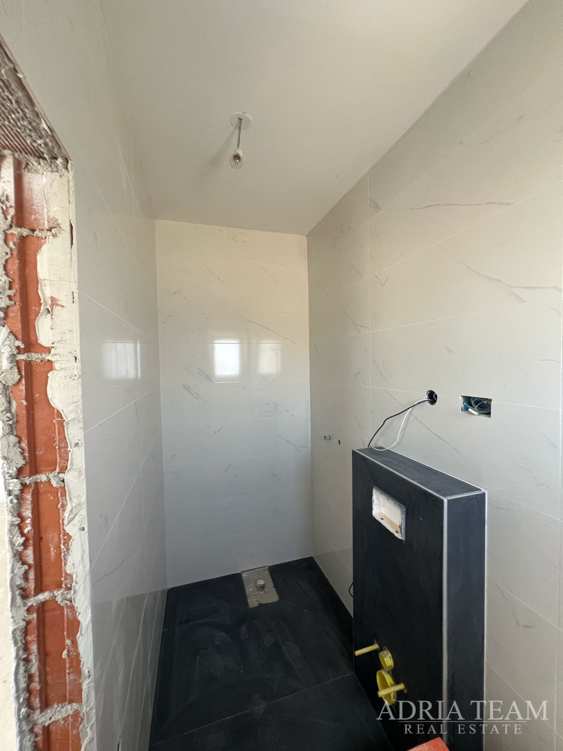 DVIJE KUĆE S BAZENOM - VIR