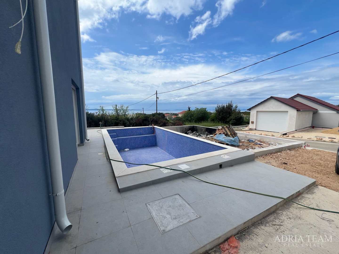 DVIJE KUĆE S BAZENOM - VIR