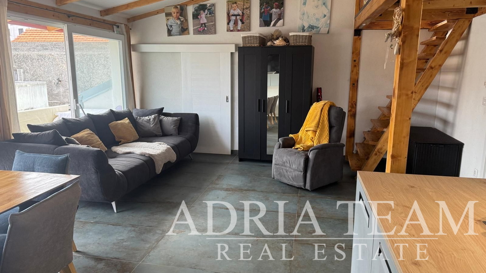 STUDIO APARTMENT IN THE FIRST ROW TO THE SEA (6 m), NEW BUILD - TISNO