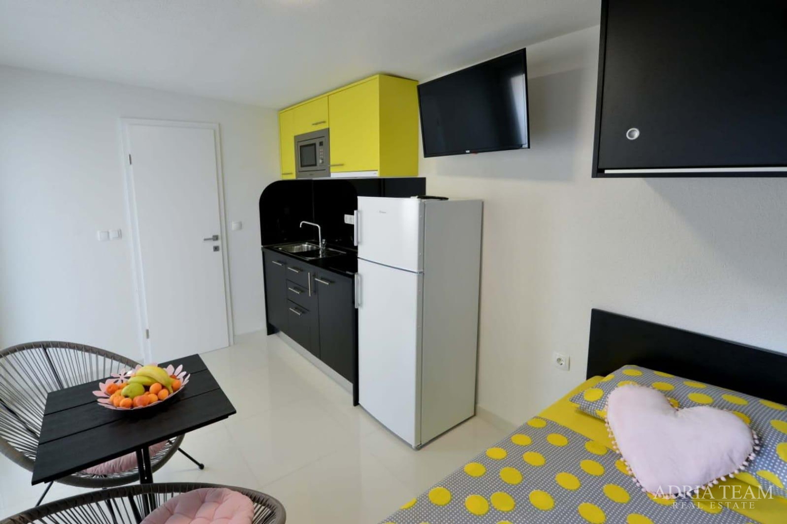 Apartment im Untergeschoss mit Pool und großem Garten - Privlaka