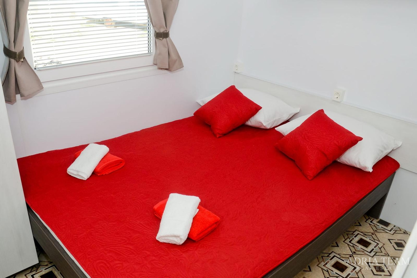 Apartment im Untergeschoss mit Pool und großem Garten - Privlaka