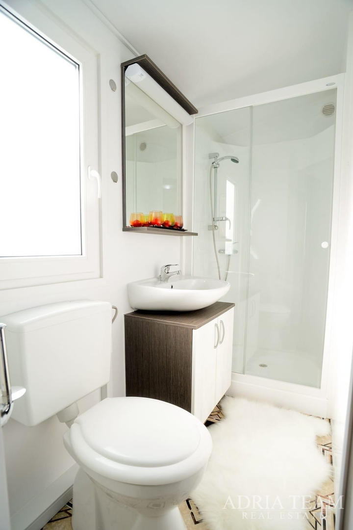 Apartment im Untergeschoss mit Pool und großem Garten - Privlaka