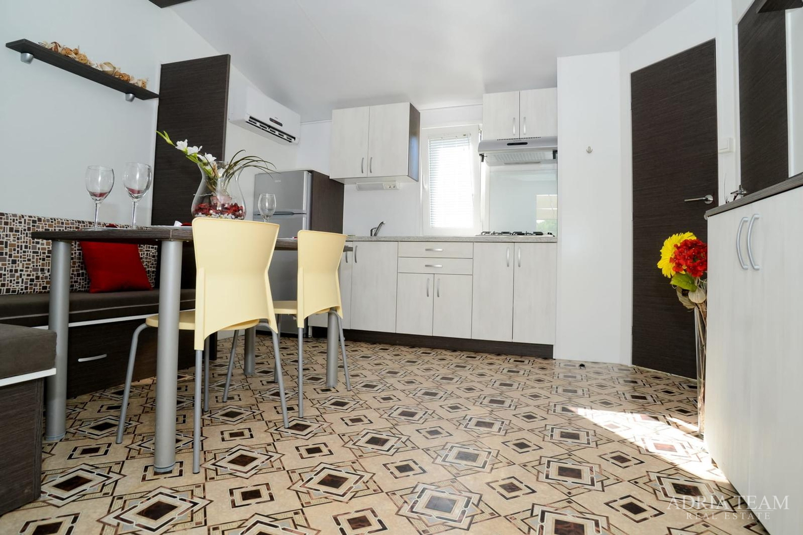 Apartment im Untergeschoss mit Pool und großem Garten - Privlaka