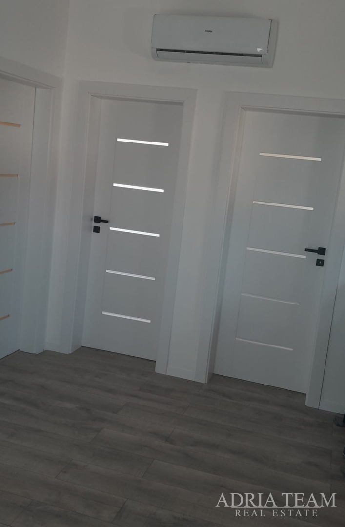 KUĆA U NOVOGRADNJI - RAŽANAC