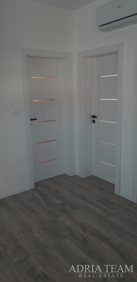 KUĆA U NOVOGRADNJI - RAŽANAC