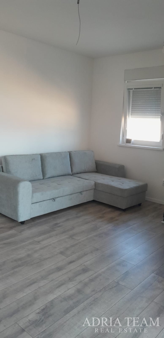 KUĆA U NOVOGRADNJI - RAŽANAC