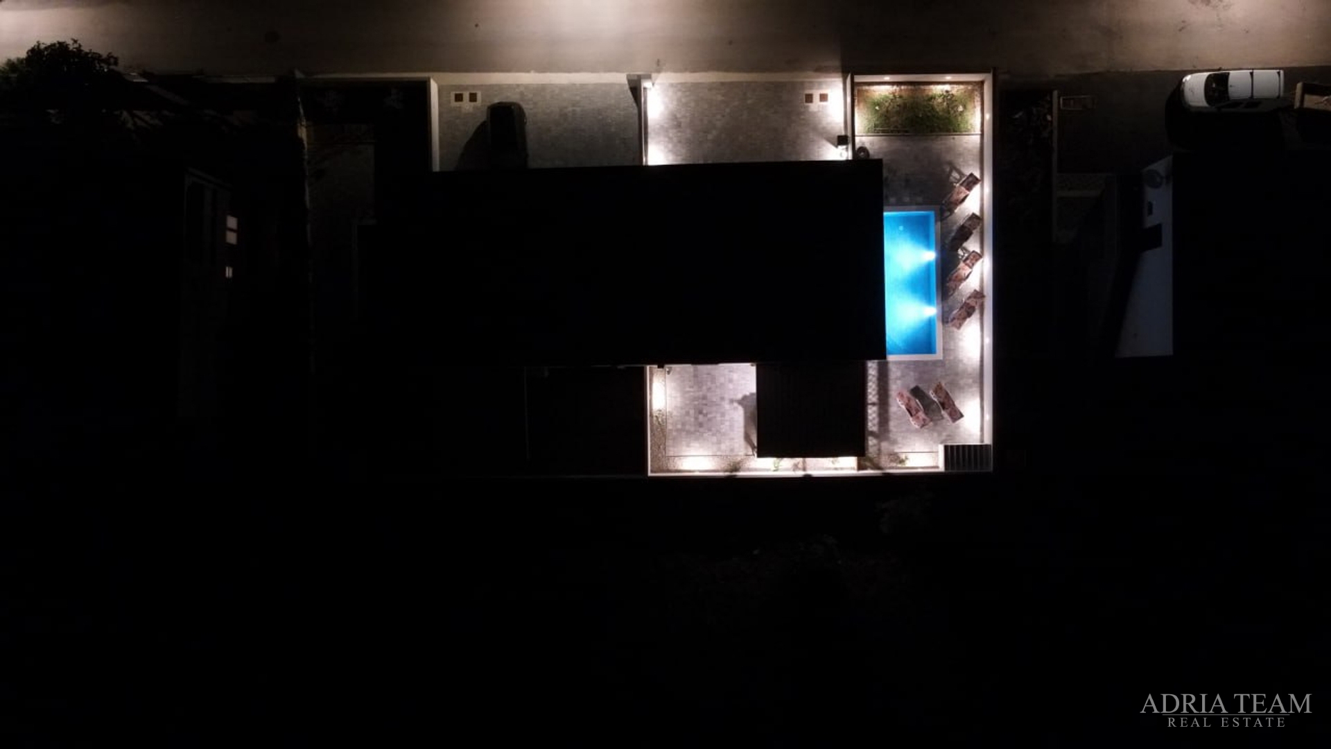 VILA S BAZENOM, 350 m OD MORA, VIR - ZADAR