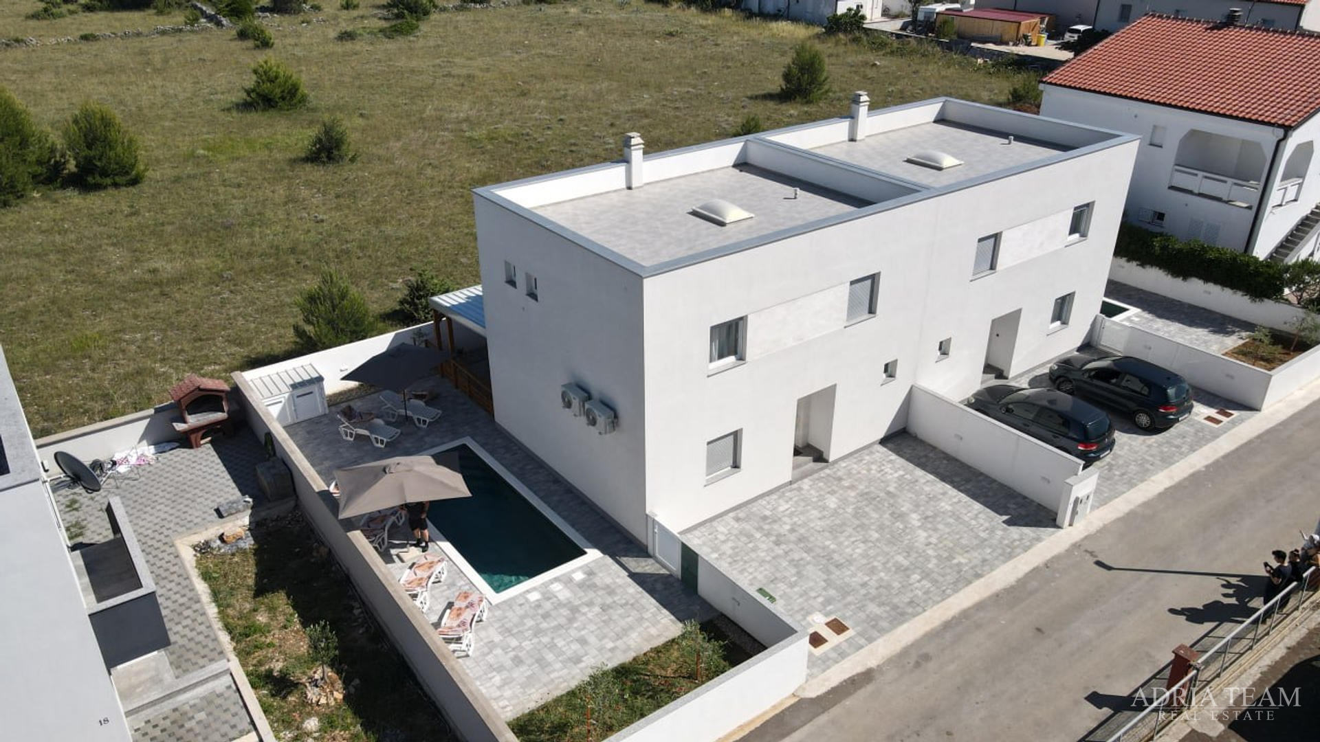 VILA S BAZENOM, 350 m OD MORA, VIR - ZADAR