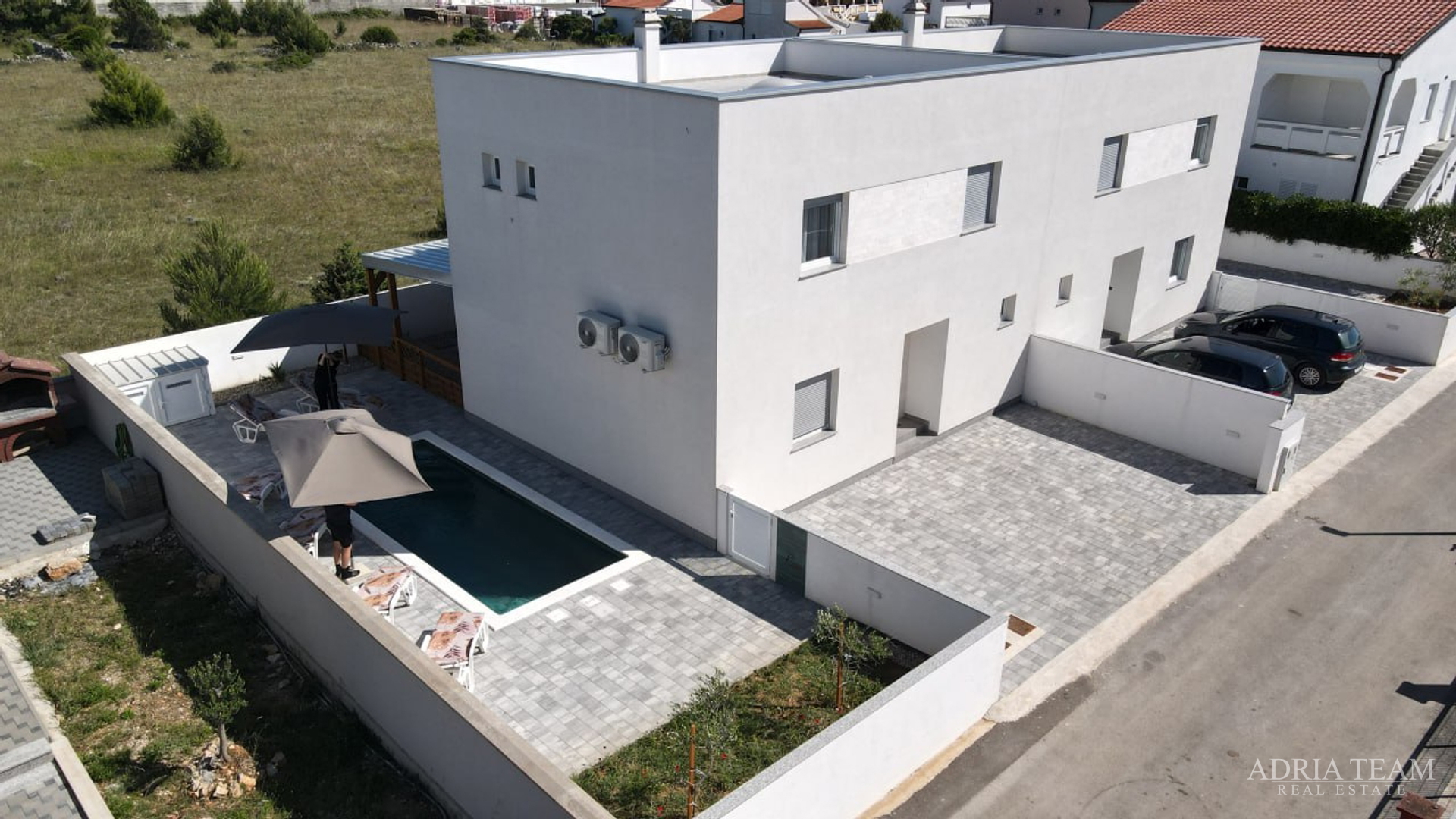 VILA S BAZENOM, 350 m OD MORA, VIR - ZADAR