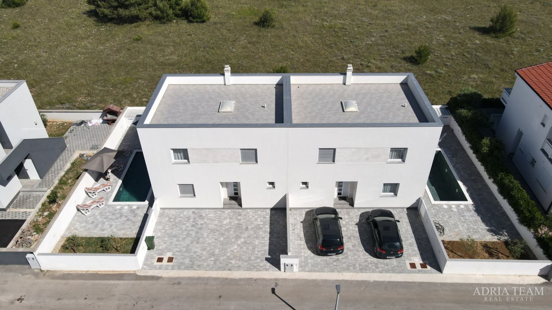 VILA S BAZENOM, 350 m OD MORA, VIR - ZADAR