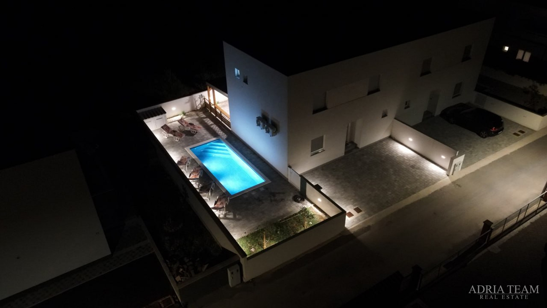 VILA S BAZENOM, 350 m OD MORA, VIR - ZADAR