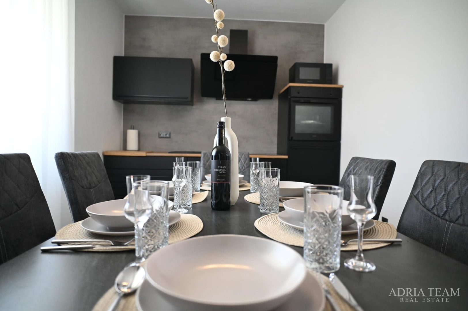 VILA S BAZENOM, 350 m OD MORA, VIR - ZADAR