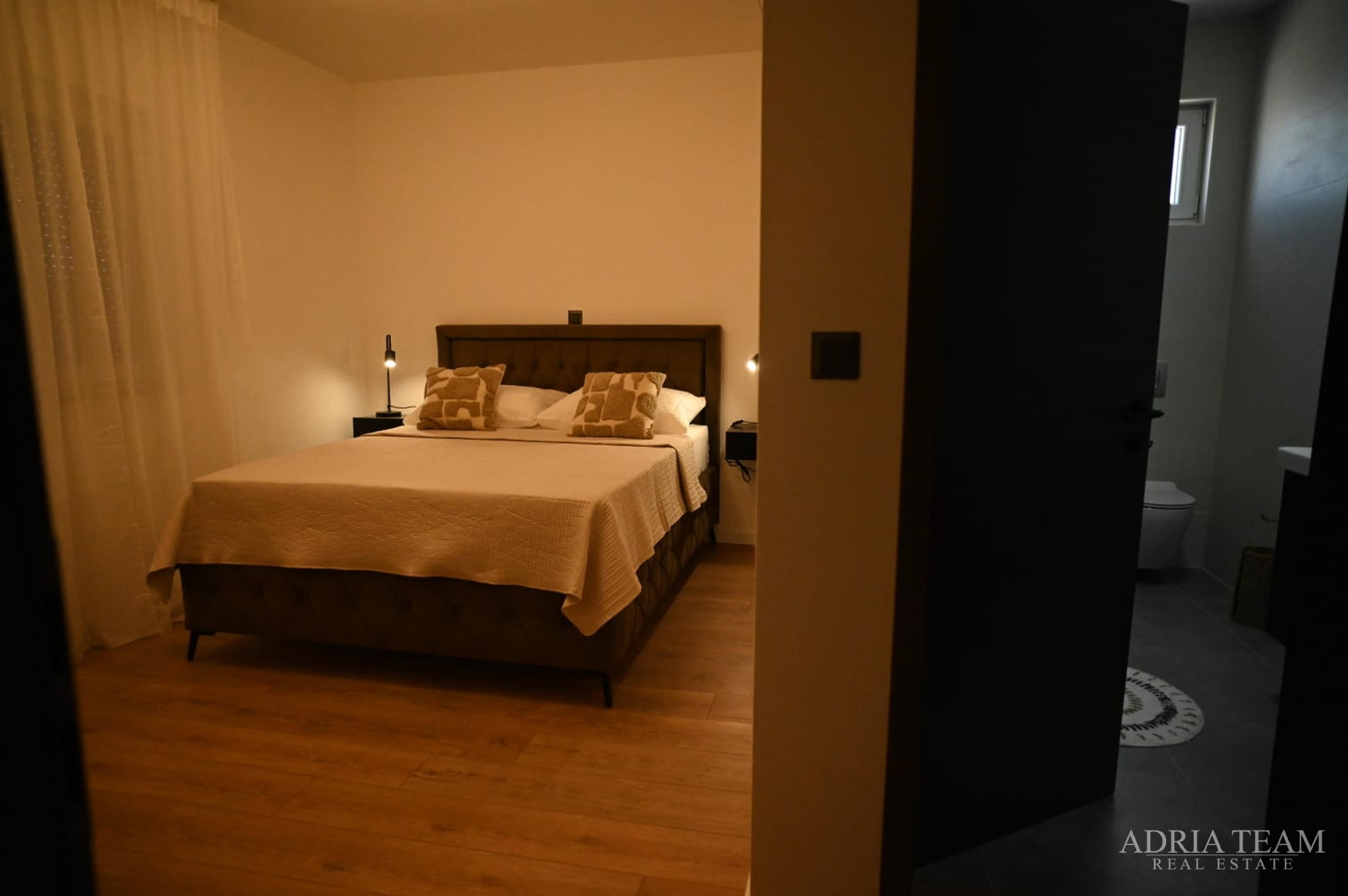 VILA S BAZENOM, 350 m OD MORA, VIR - ZADAR