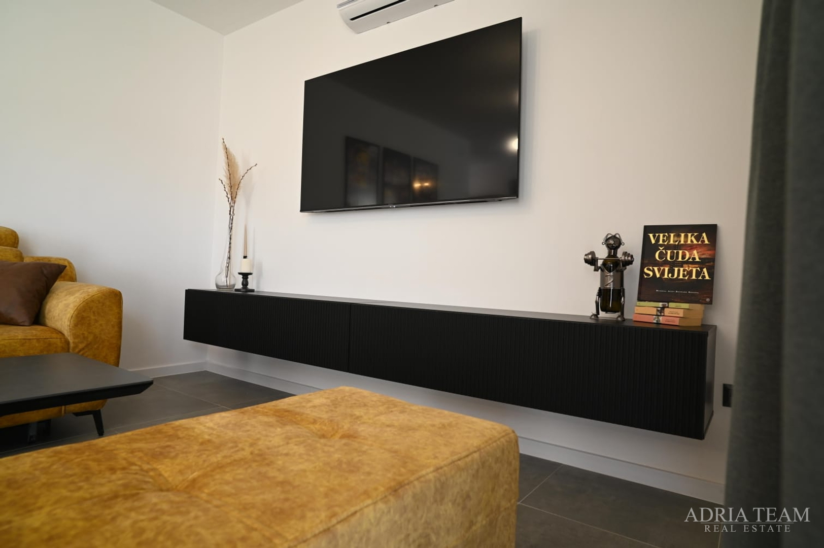 VILA S BAZENOM, 350 m OD MORA, VIR - ZADAR