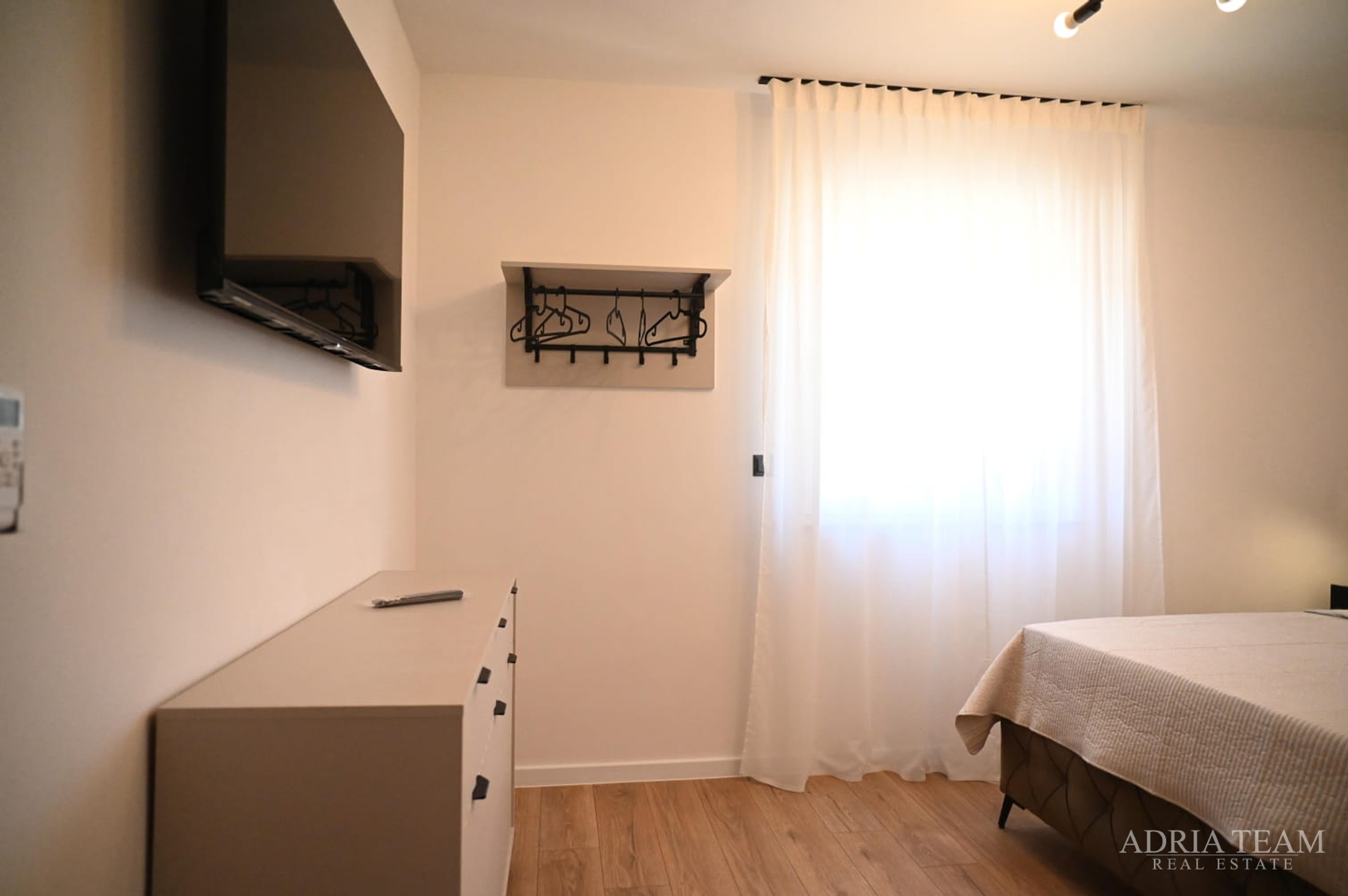 VILA S BAZENOM, 350 m OD MORA, VIR - ZADAR