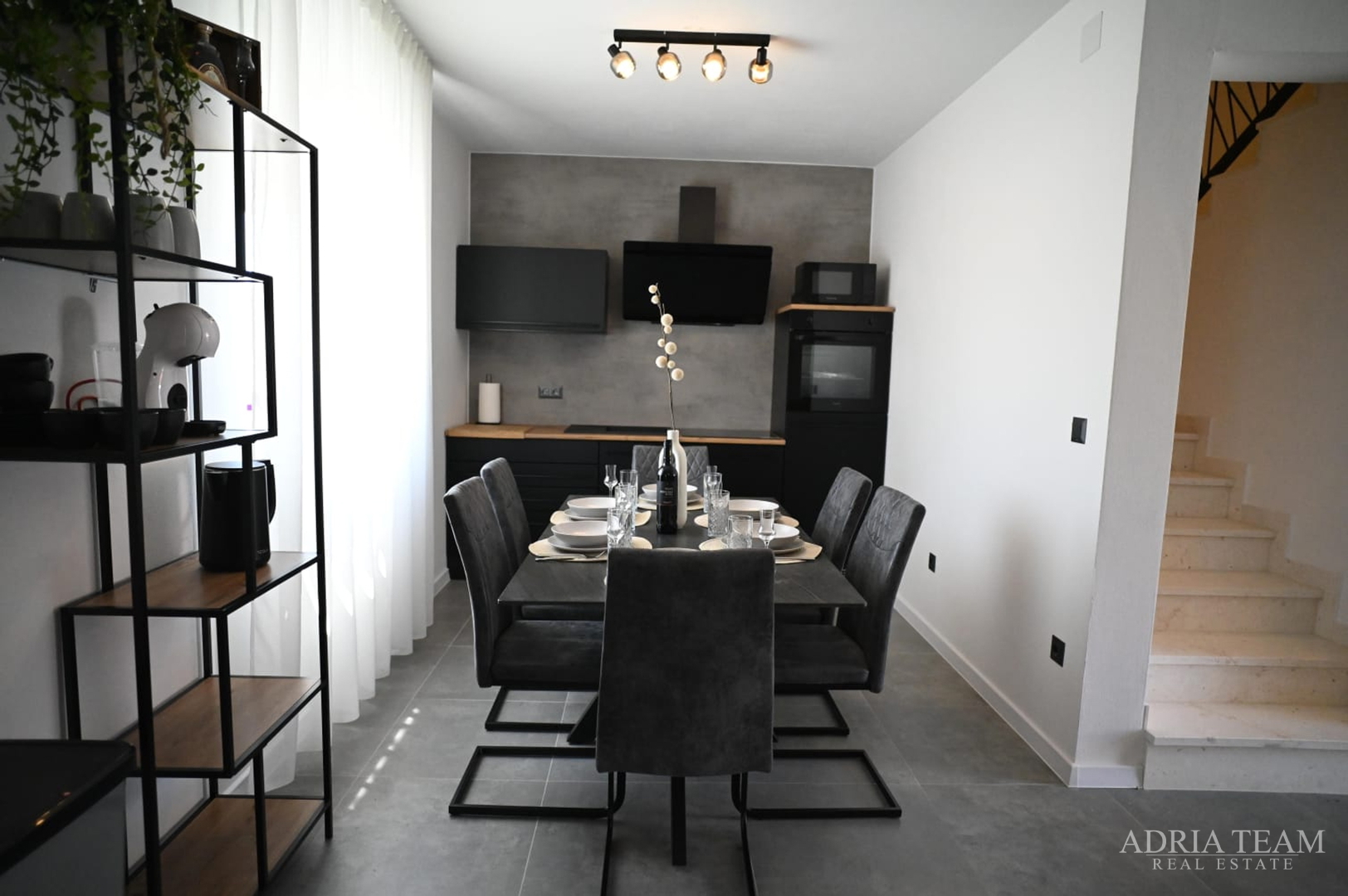 VILA S BAZENOM, 350 m OD MORA, VIR - ZADAR