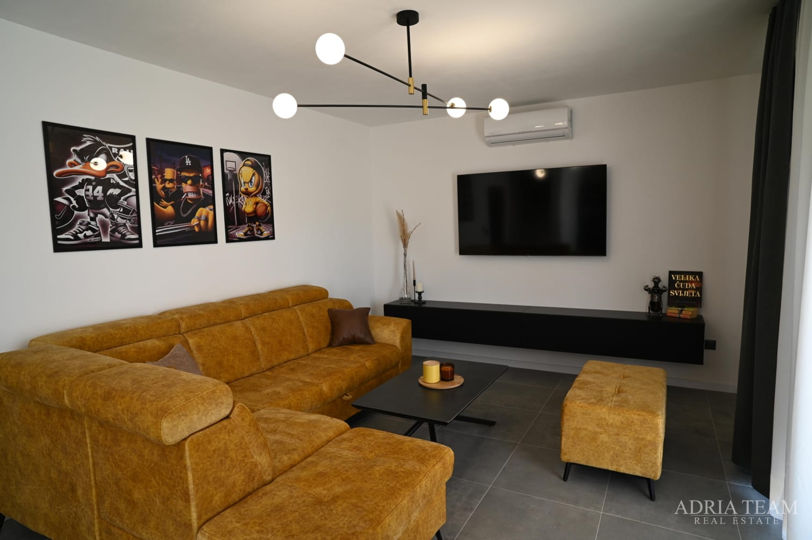 VILA S BAZENOM, 350 m OD MORA, VIR - ZADAR