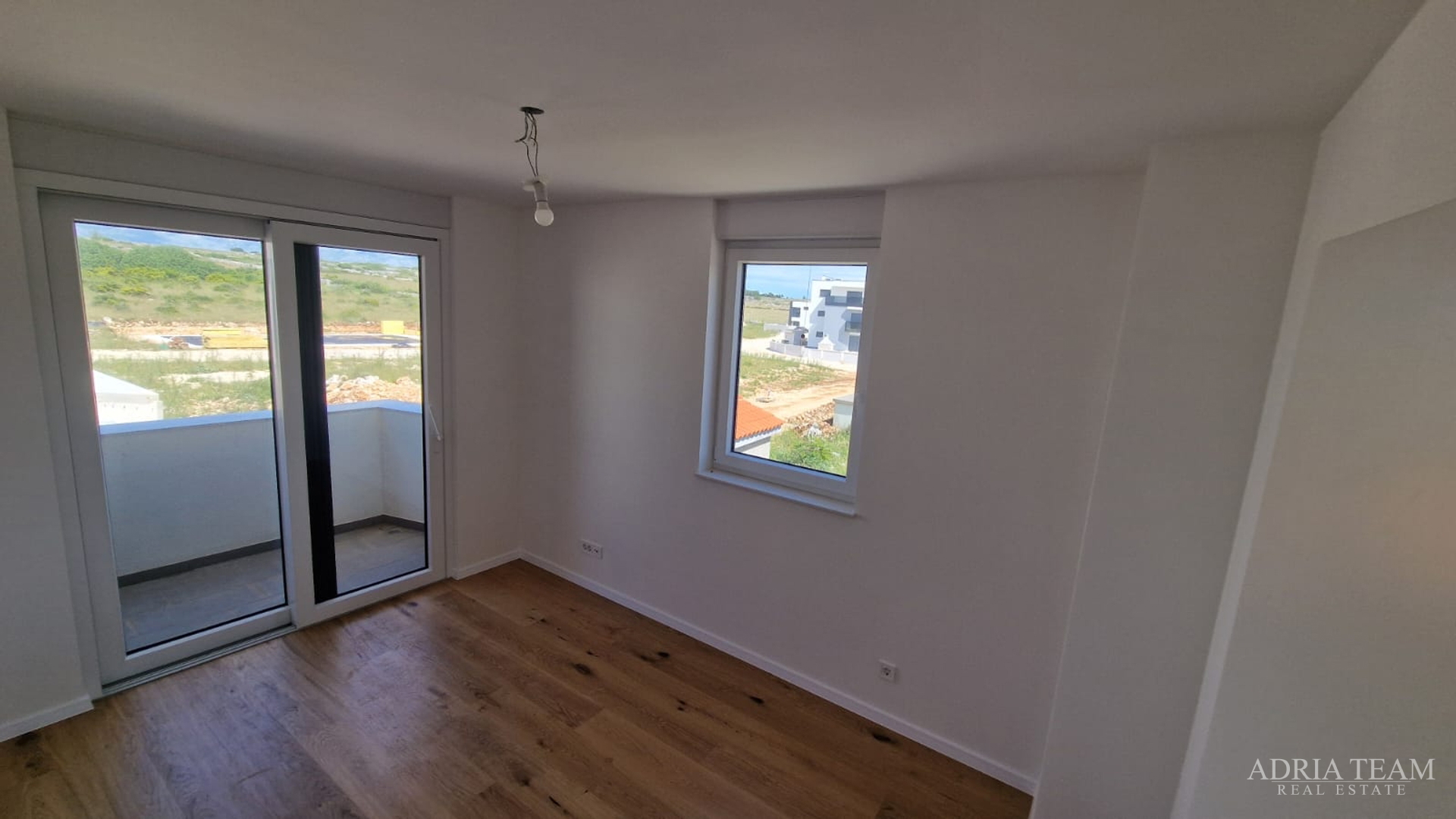 APARTMENTS IN A RESIDENTIAL BUILDING IN NEW CONSTRUCTION, 270 m FROM THE SEA - POVLJANA, PAG