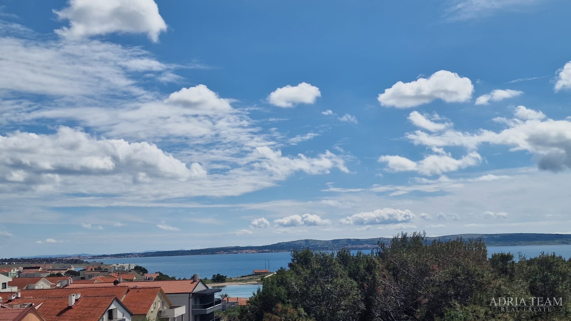 APARTMENTS IN A RESIDENTIAL BUILDING IN NEW CONSTRUCTION, 270 m FROM THE SEA - POVLJANA, PAG