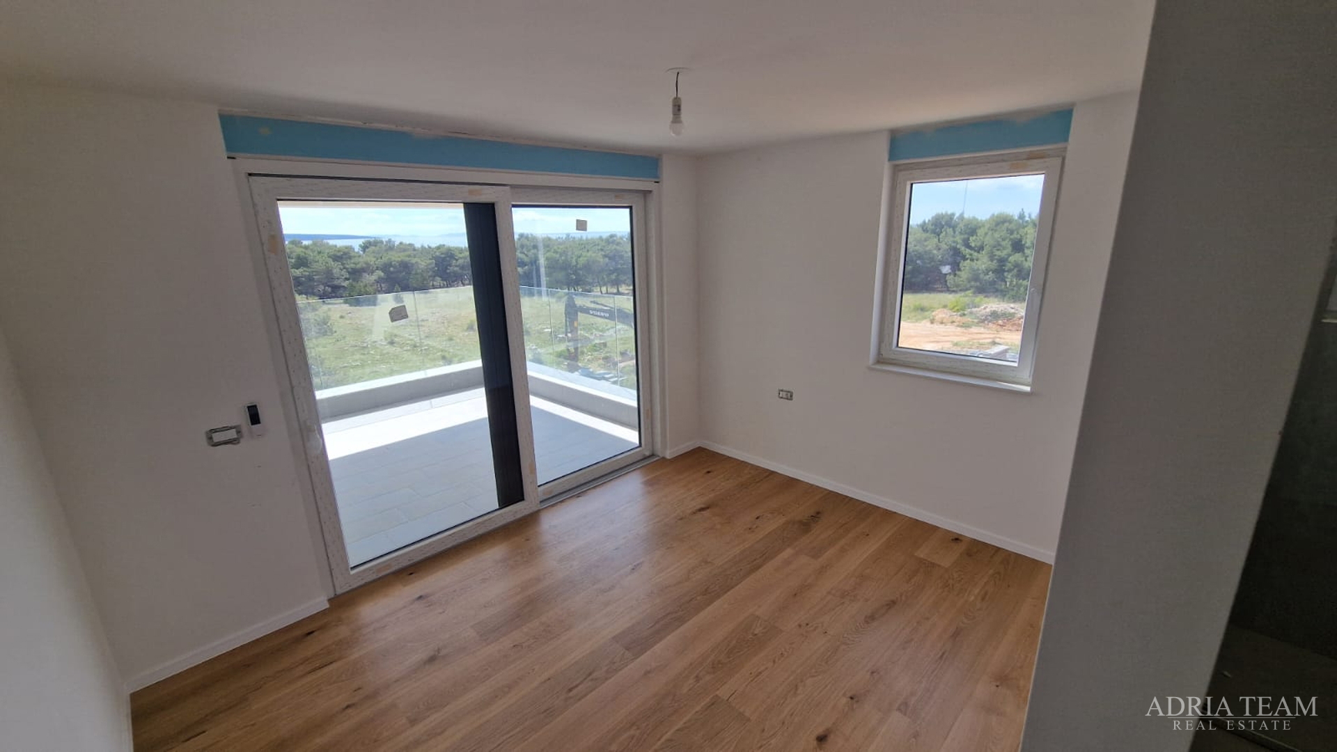 APARTMENTS IN A RESIDENTIAL BUILDING IN NEW CONSTRUCTION, 270 m FROM THE SEA - POVLJANA, PAG