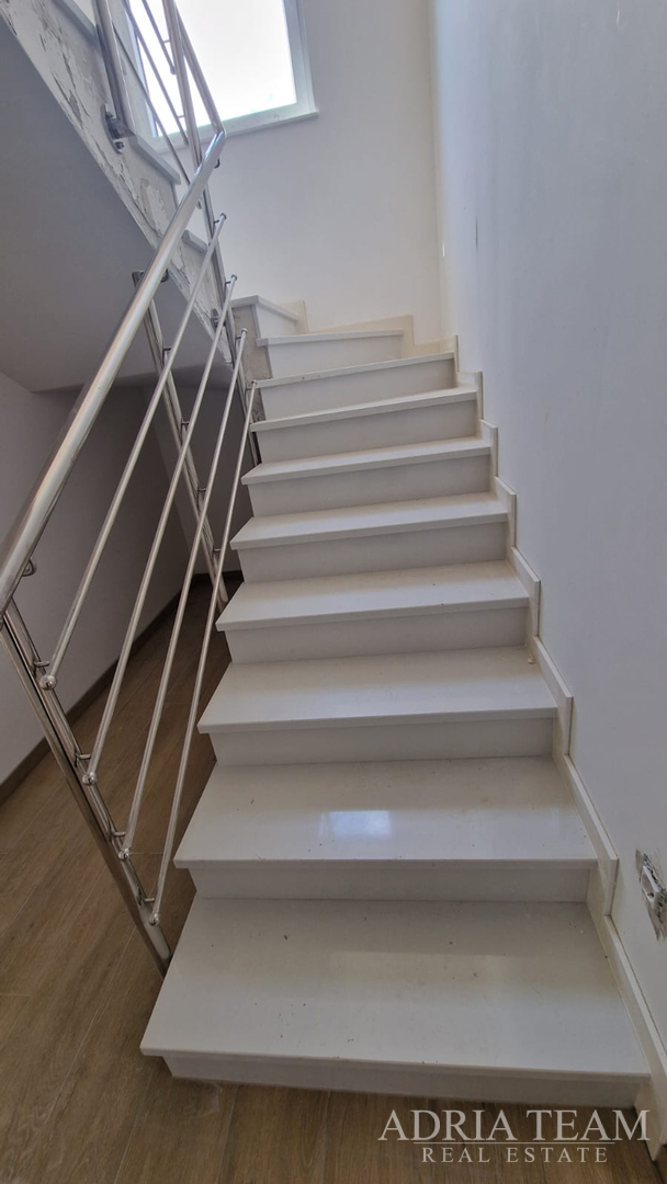 APARTMENTS IN A RESIDENTIAL BUILDING IN NEW CONSTRUCTION, 270 m FROM THE SEA - POVLJANA, PAG