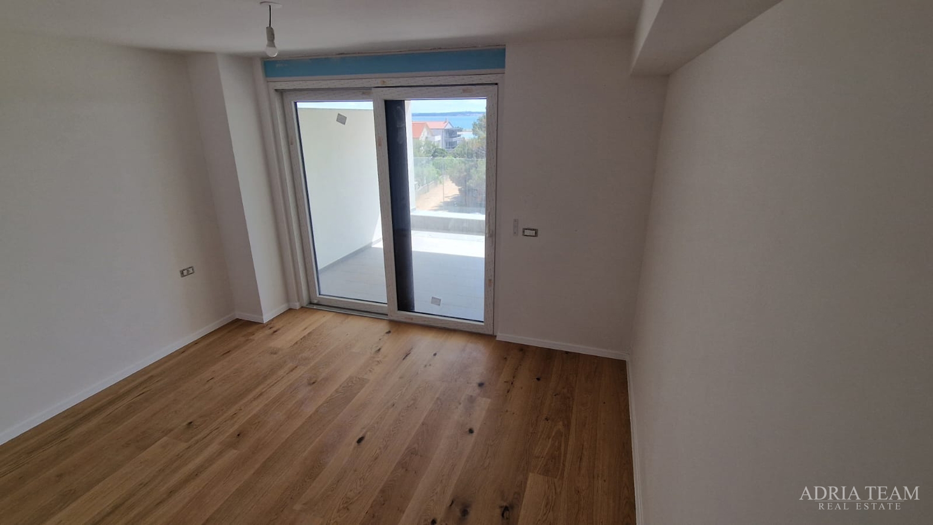 APARTMENTS IN A RESIDENTIAL BUILDING IN NEW CONSTRUCTION, 270 m FROM THE SEA - POVLJANA, PAG