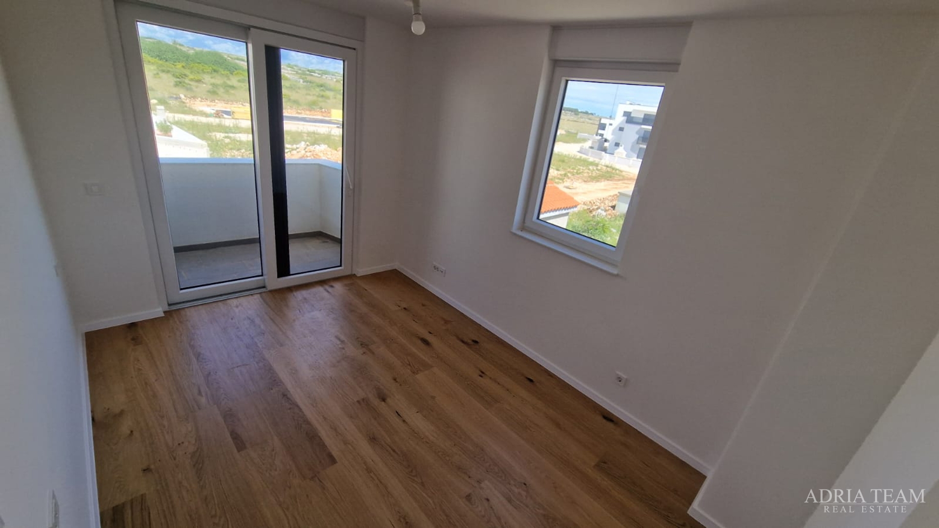 APARTMENTS IN A RESIDENTIAL BUILDING IN NEW CONSTRUCTION, 270 m FROM THE SEA - POVLJANA, PAG