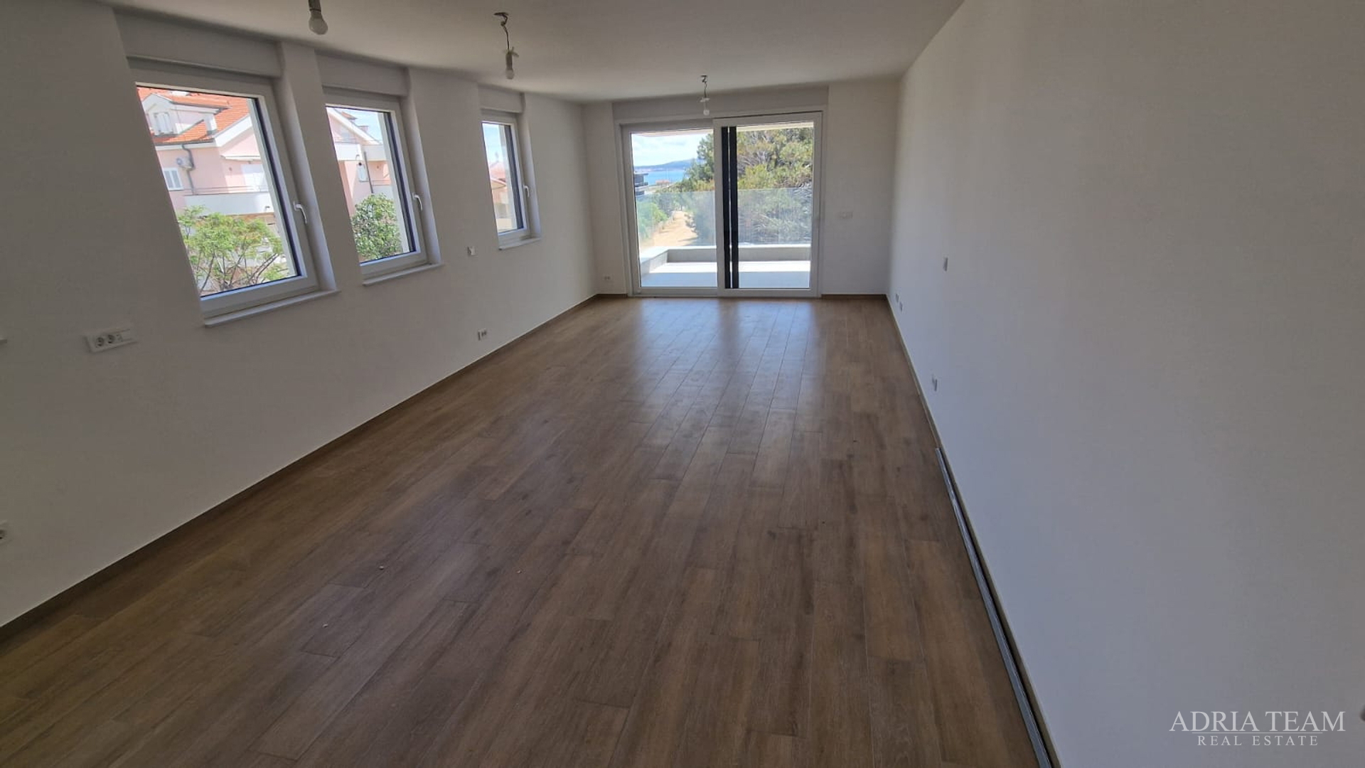 APARTMENTS IN A RESIDENTIAL BUILDING IN NEW CONSTRUCTION, 270 m FROM THE SEA - POVLJANA, PAG