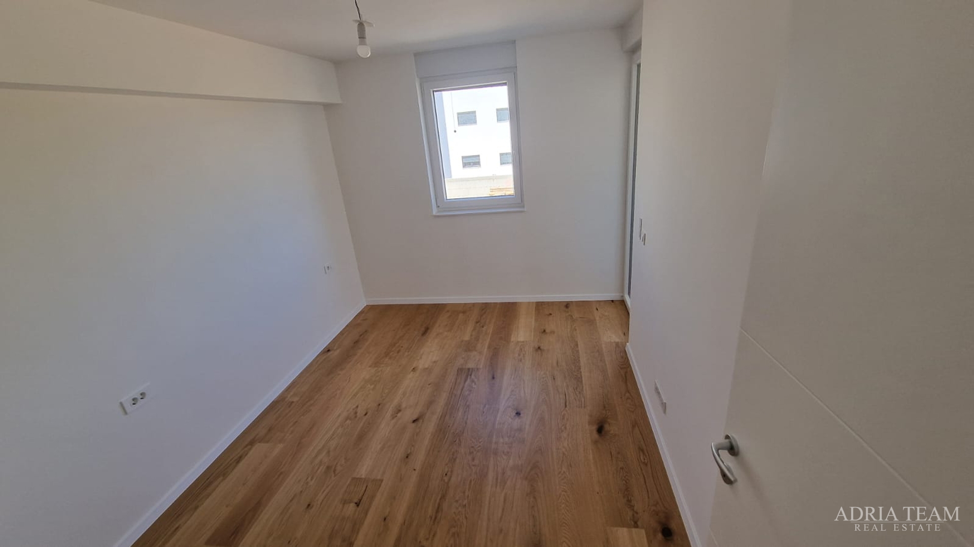 APARTMENTS IN A RESIDENTIAL BUILDING IN NEW CONSTRUCTION, 270 m FROM THE SEA - POVLJANA, PAG