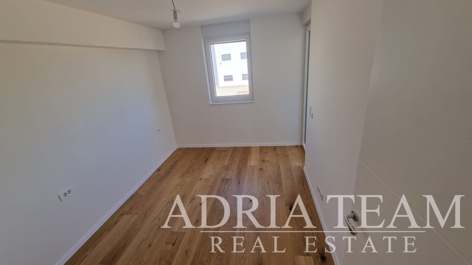 APARTMANI U STAMBENOJ ZGRADI U NOVOGRADNJI, 270 m OD MORA - POVLJANA, PAG
