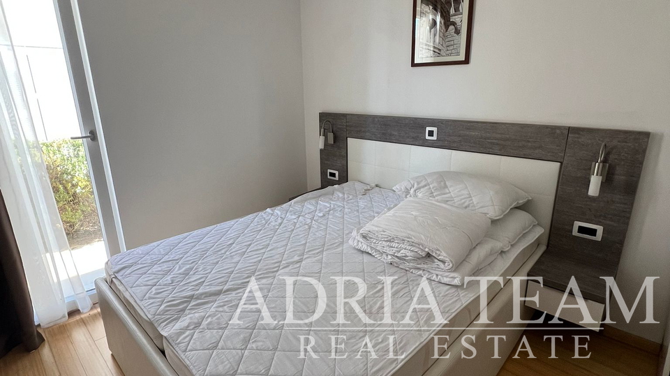 APARTMAN S DVIJE TERASE - PETRČANE