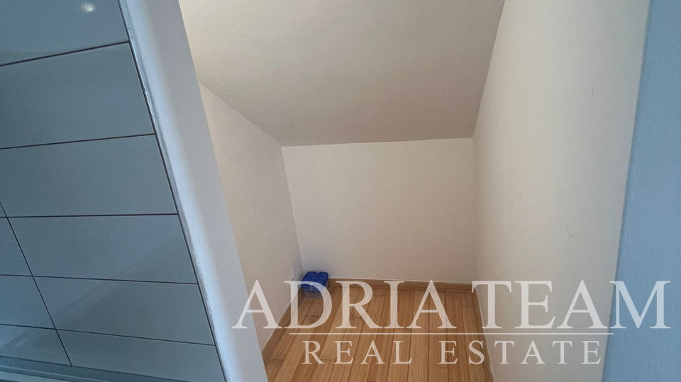 APARTMAN S DVIJE TERASE - PETRČANE